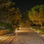ヴィラ Wild Oak Estate - Stone With Sea Views , By Zantewize