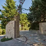 ヴィラ Wild Oak Estate - Stone With Sea Views , By Zantewize *