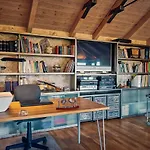 Wild Oak Estate - Stone With Sea Views , By Zantewize ヴィラ アルガッシ