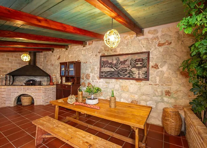 Wild Oak Estate - Stone With Sea Views , By Zantewize *