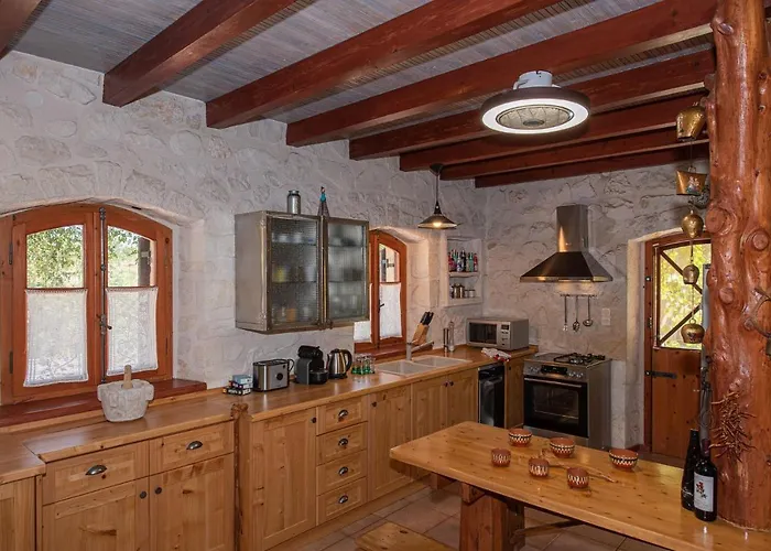 Wild Oak Estate - Stone With Sea Views , By Zantewize Villa *