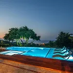 ヴィラ Wild Oak Estate - Stone With Sea Views , By Zantewize