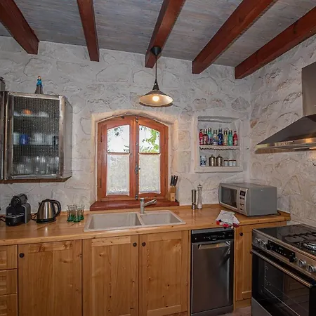 Willa Wild Oak Estate - Stone With Sea Views , By Zantewize Argassi