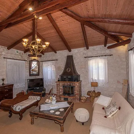 Wild Oak Estate - Stone With Sea Views , By Zantewize *