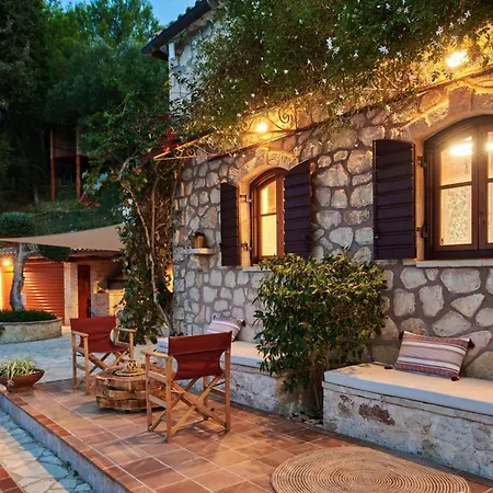 Willa Wild Oak Estate - Stone With Sea Views , By Zantewize